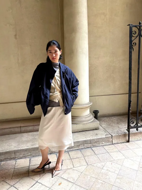 Stylish Women's Jacket - Lightweight and Comfortable, Perfect for Any Outfit