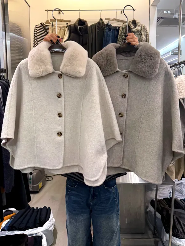 Stylish and Elegant Women's Coat with Plush Collar Design