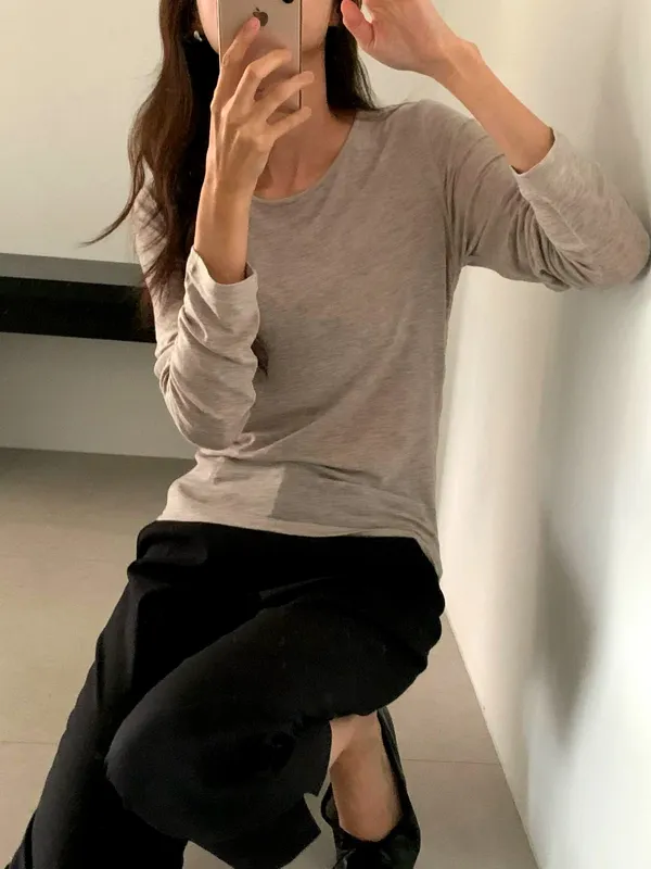 Minimalist Comfortable Long Sleeve T-Shirt for Women, Effortless Styling