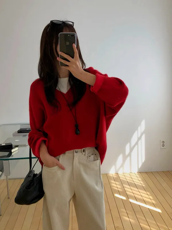 Fashionable Red V-Neck Sweater - Warm and Comfortable, Perfect for Fall and Winter
