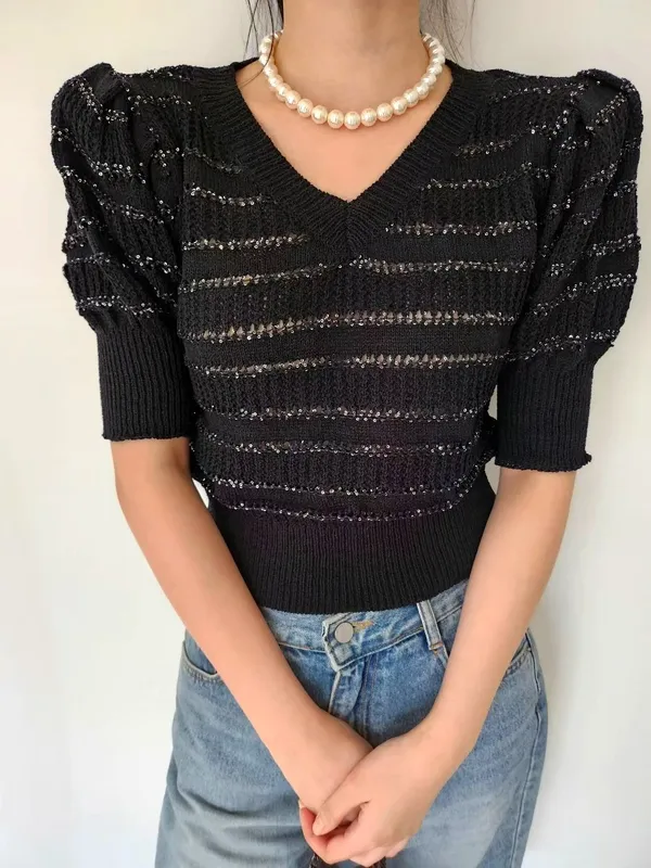Chic Black V-Neck Puff Sleeve Top - The Perfect Blend of Elegance and Individuality