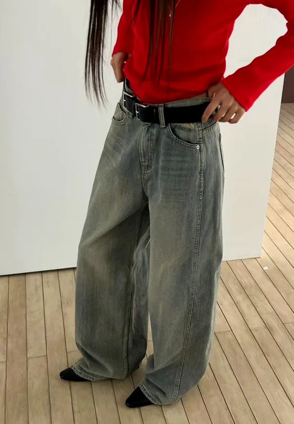 Loose Fit Casual Jeans - A Fashion Essential