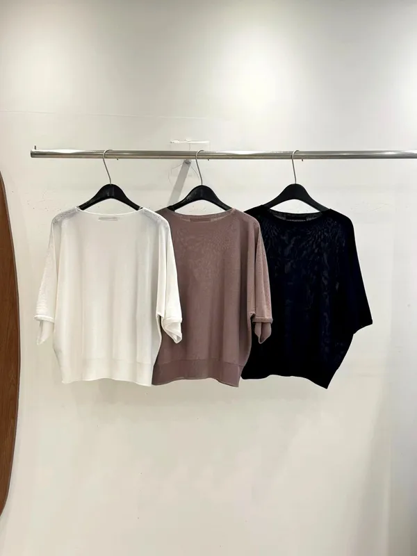 Comfortable and Breathable Women's Top for Spring and Summer