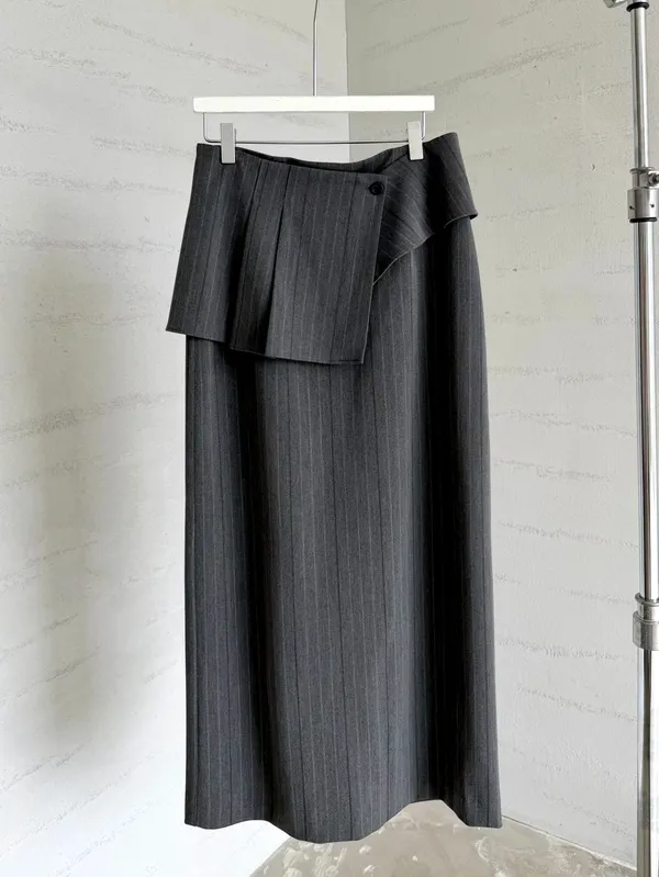 Elegant Striped Dress for Women, Fashionable and Versatile