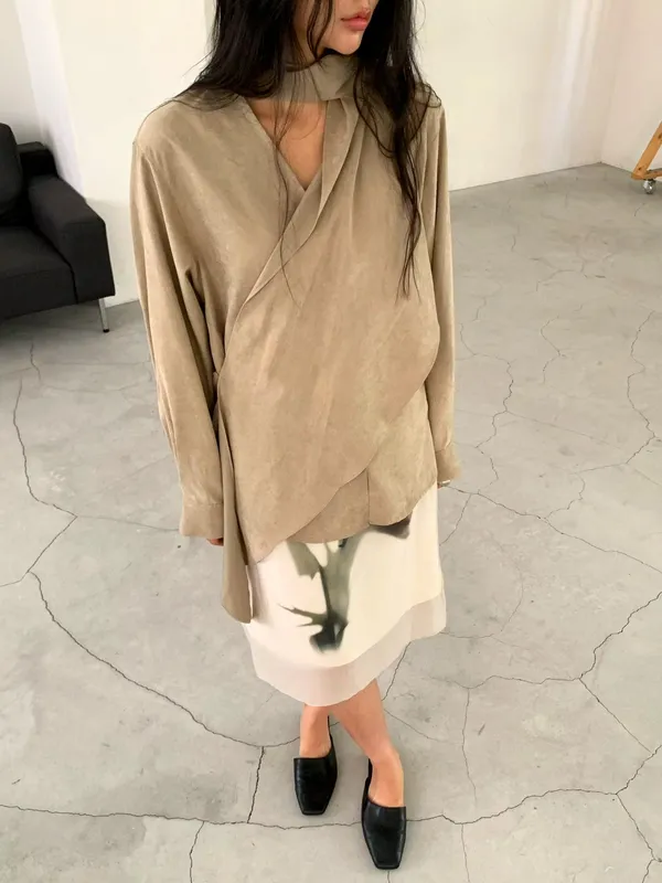 Elegant and Comfortable Women's Top, Perfect for Any Occasion
