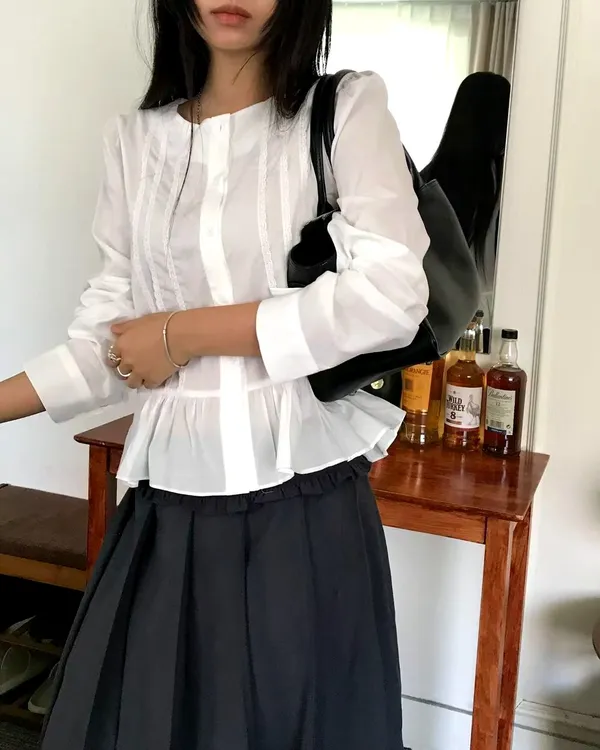 Elegant White Shirt - Lightweight and Breathable for Perfect Pairing