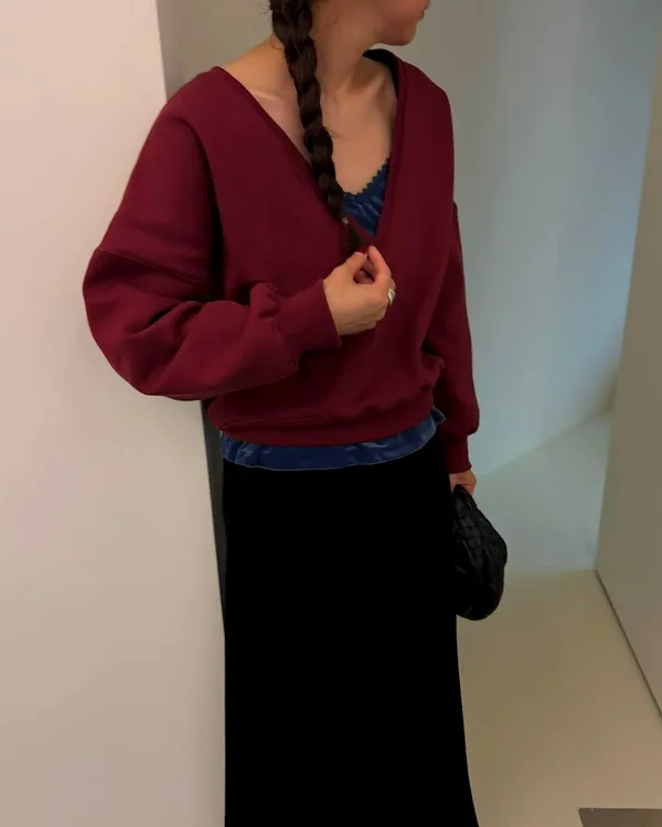 Stylish Loose V-Neck Sweatshirt, Comfortable and Versatile