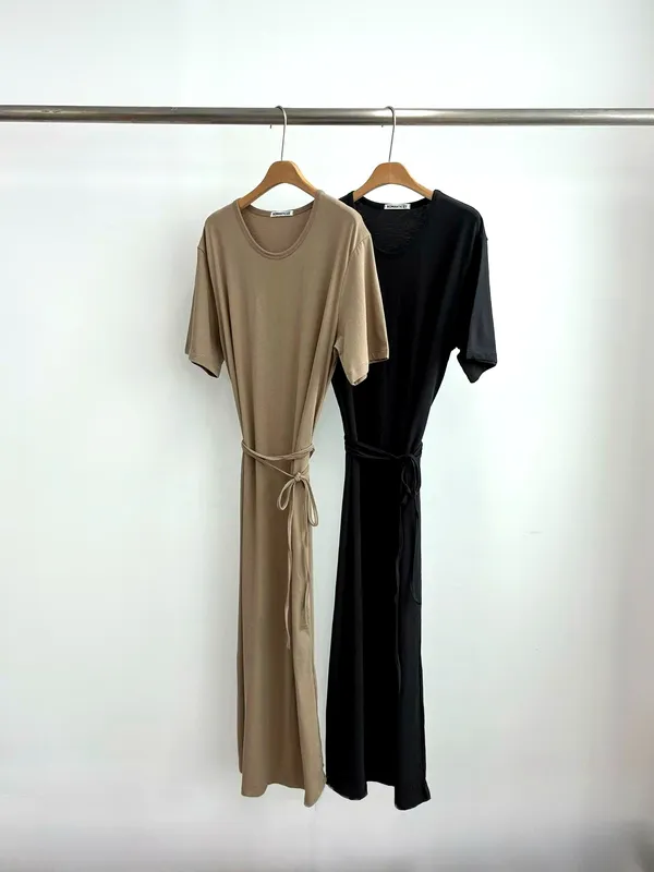 Dress Wanita Bergaya Minimalis dan Elegan dengan Reka Bentuk Slim Fit