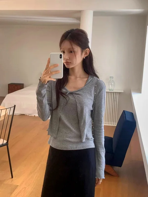 Trendy Gray Women's Top - Comfortable Casual Style