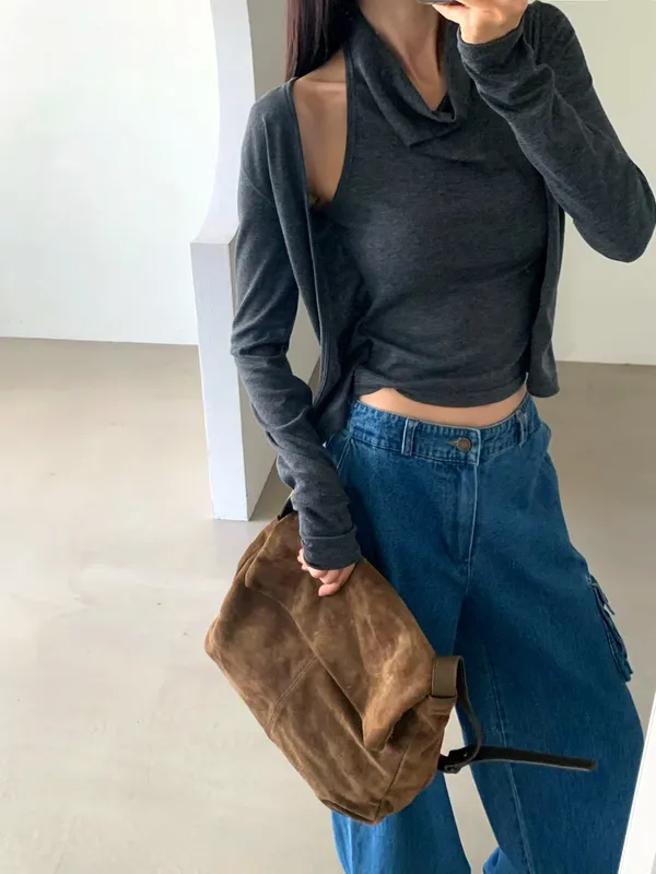 Stylish and Minimalist Women's T-Shirt, Comfortable and Breathable, Perfect for Pairing
