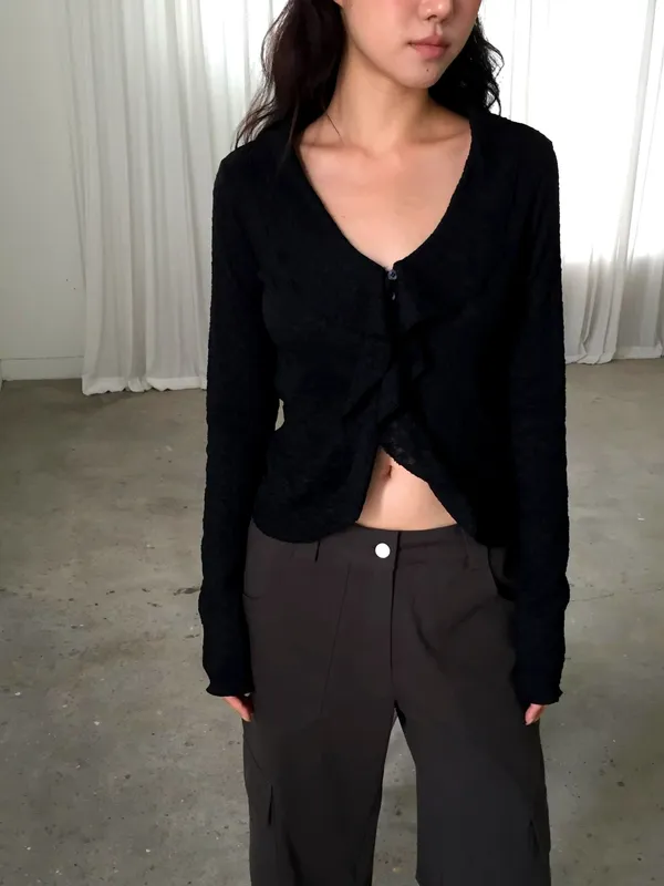 Chic Women's Cardigan - Elegant Comfort for Perfect Pairing