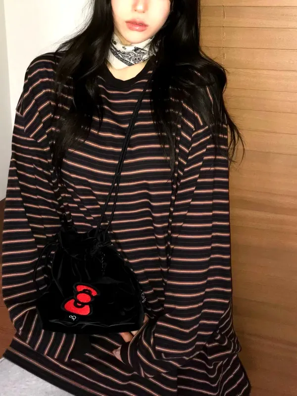 เสื้อยืดแขนยาวลายทางชายแบบหลวม, สไตล์แฟชั่นสบาย