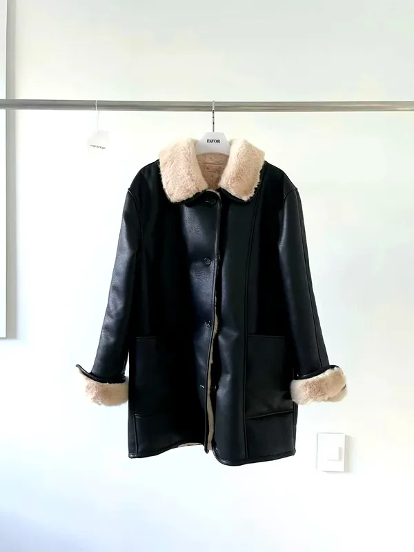 Stylish Women's Jacket with Lamb Wool Collar - Warm and Comfortable