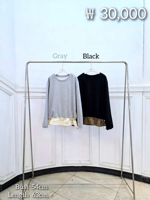 Stylish and Minimalist Women's Top, Comfortable Casual Style