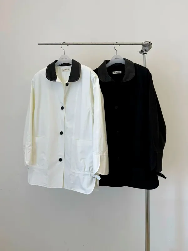Stylish and Minimalist Women's Trench Coat, Elegantly Versatile