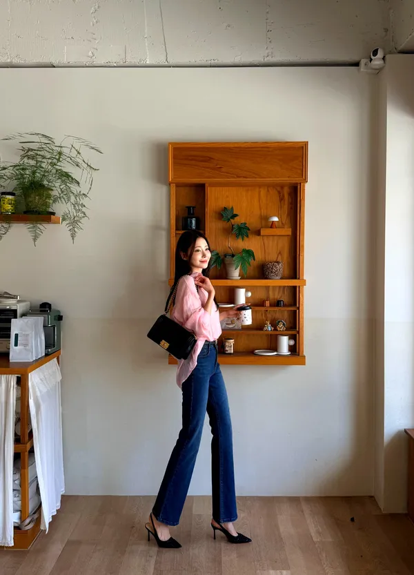 Stylish High-Waisted Women's Pants for a Slimmer Look 922
