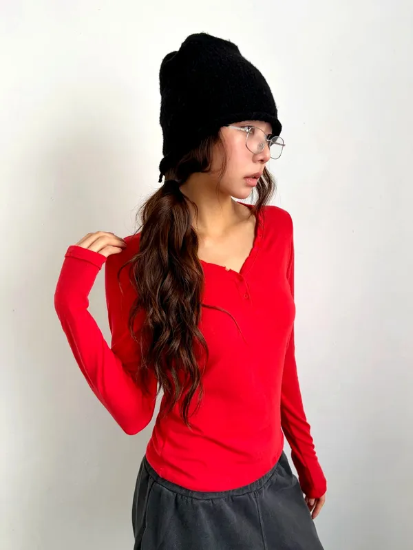 Stylish Red Long Sleeve T-Shirt for Women, Comfortable and Versatile