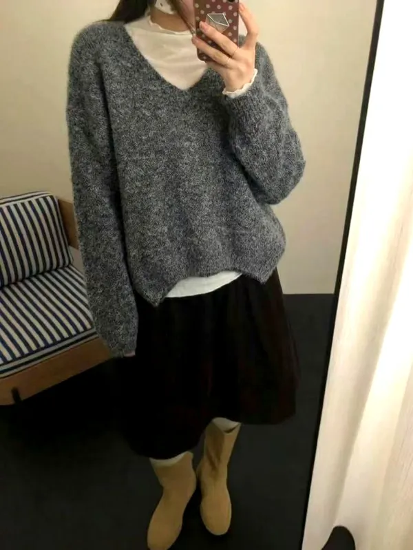Fashionable Sweater, Comfortable and Warm, Perfect for Fall and Winter