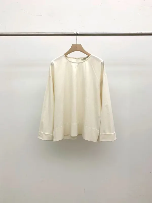 Minimalist Women's T-Shirt, Comfortable and Breathable for Everyday Wear