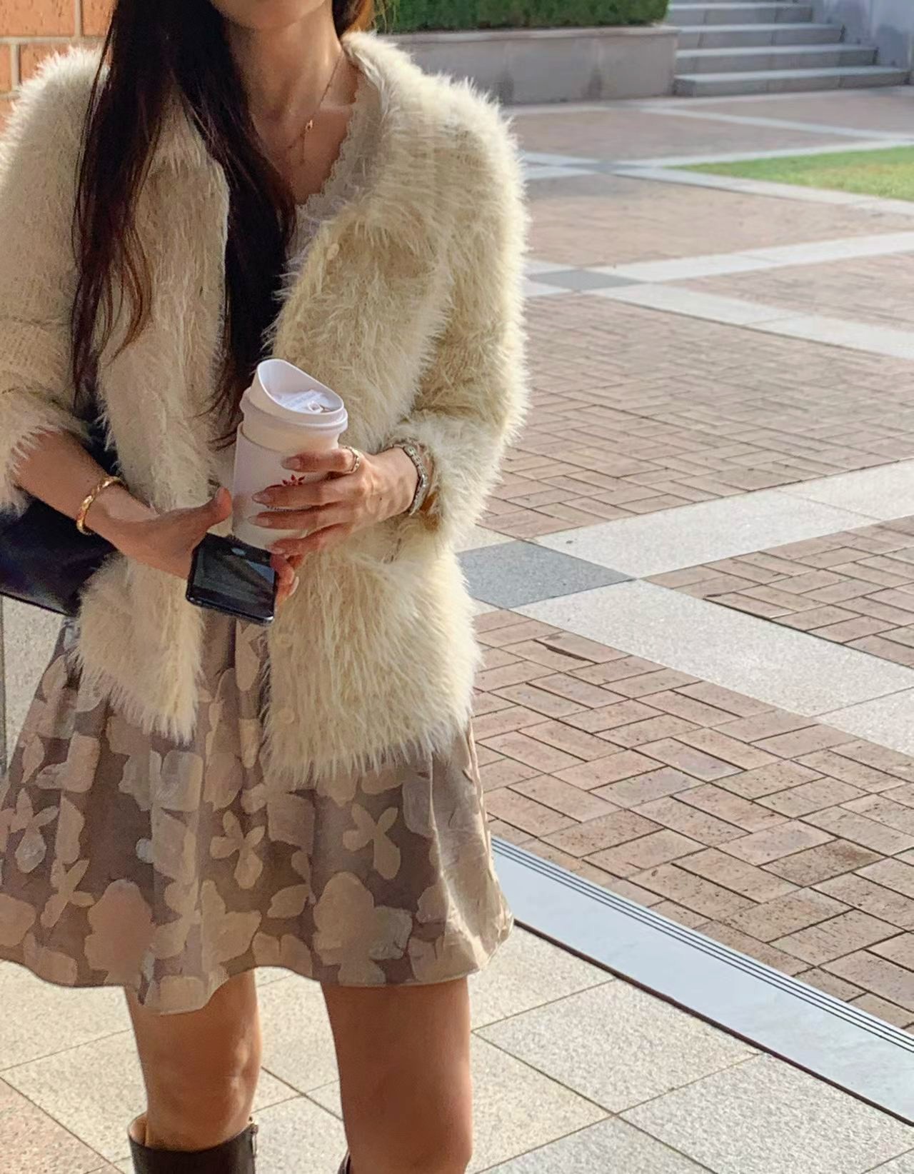 패셔너블 플러시 가디건, 따뜻하고 우아함