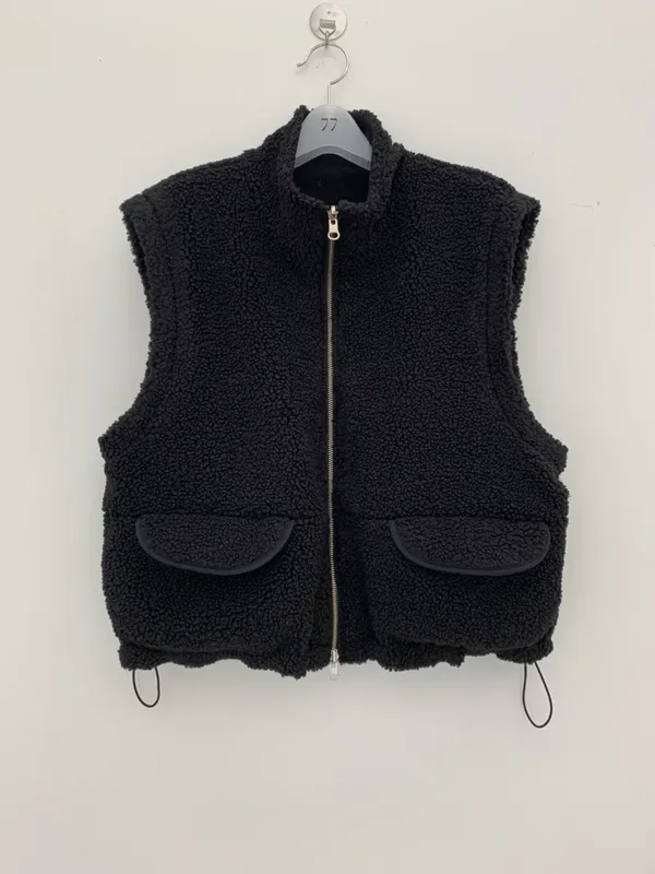 Stylish Black Plush Vest Coat for Warmth and Comfort