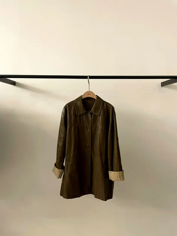 Stylish Women's Leather Jacket - Elegant and Chic, Perfect for Any Outfit