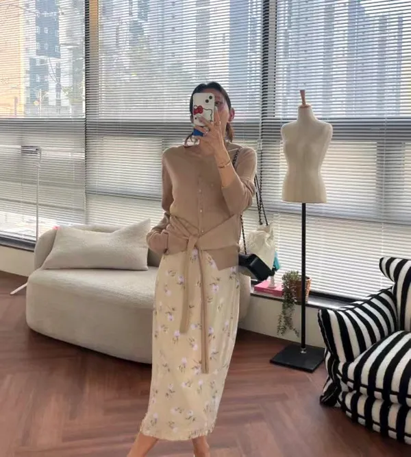 時尚簡約女裝T恤，舒適百搭