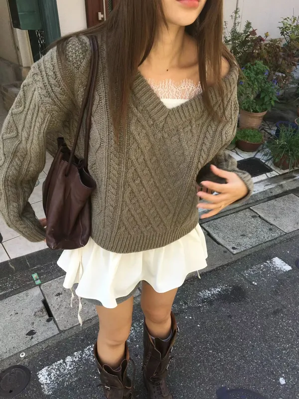Fashionable Loose Knit Sweater, Warm and Comfortable, Perfect for Autumn and Winter