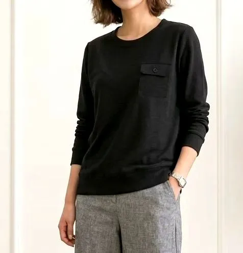 Stylish Minimalist Black Women's Top - Comfortable and Versatile