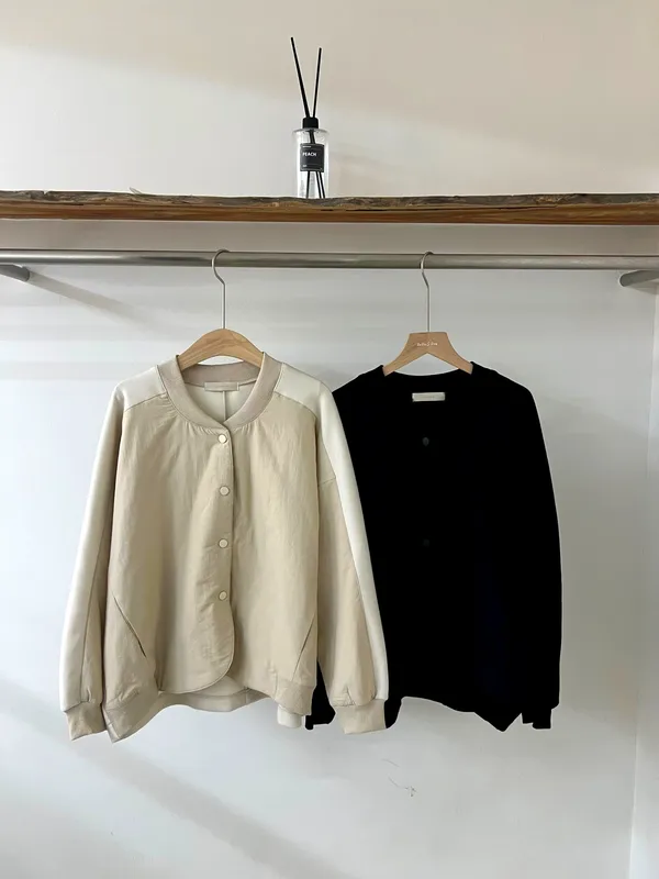 Stylish and Minimalist Women's Jacket, Comfortable and Versatile