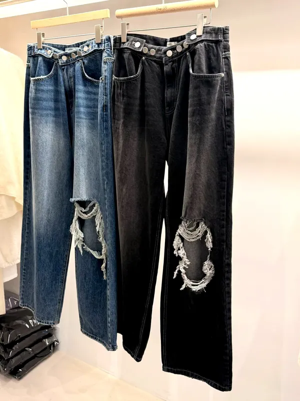 Stylish Ripped Jeans for a Comfortable Casual Look