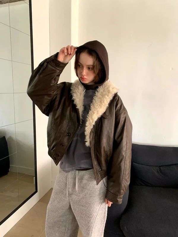 Stylish Women's Leather Jacket - Warm and Comfortable, A Must-Have for Fall and Winter