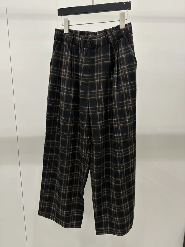Fashionable Plaid Loose Women Pants, A Must-Have for Comfort and Casual Style