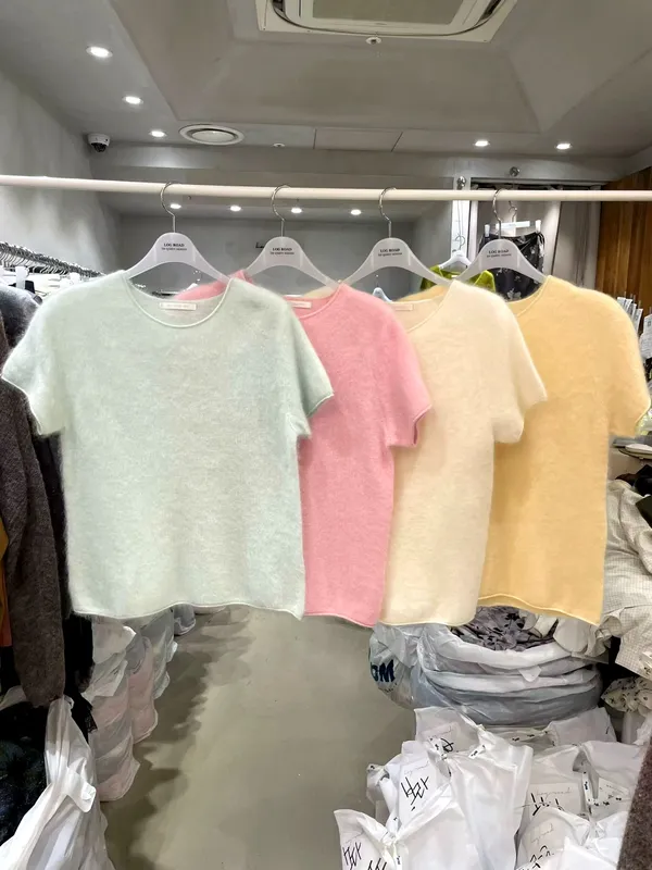 Soft and Comfortable Women's Top, Perfect for Spring and Summer Outfits