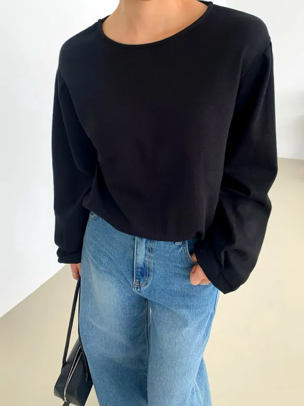 T-Shirt Lengan Panjang Hitam Minimalis - Selesa dan Versatil