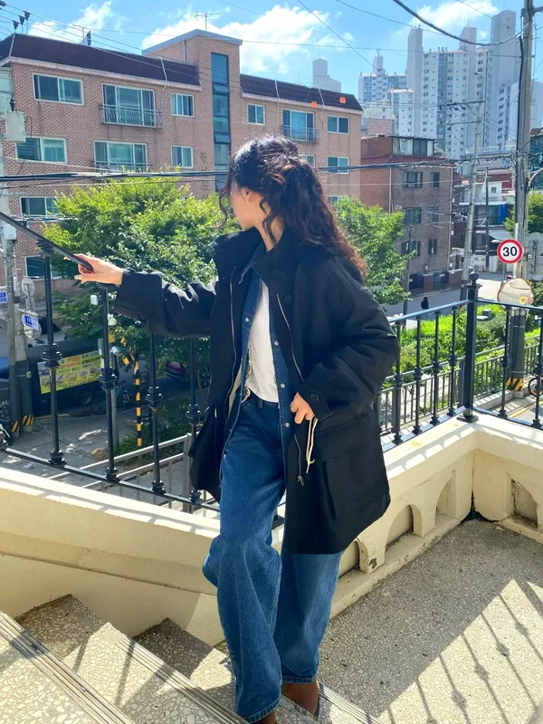 Stylish and Versatile Women's Jacket, Lightweight and Comfortable for Spring and Autumn