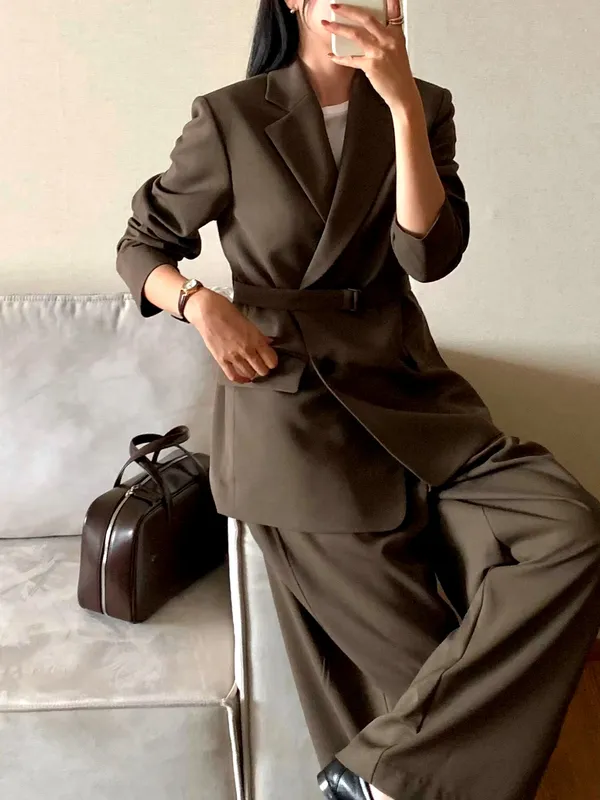 時尚修身女裝西服外套，優雅氣質必備