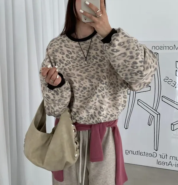 Stylish Leopard Print Hoodie for a Comfortable Casual Look