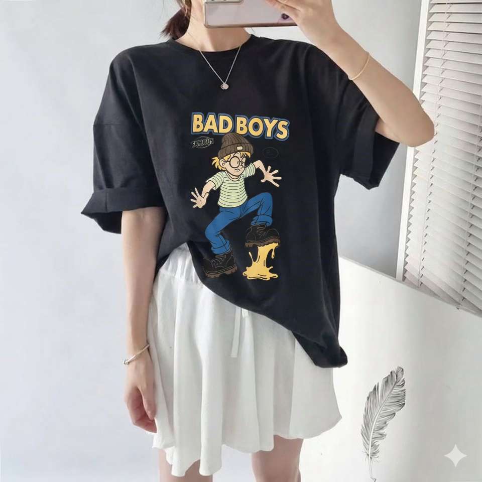 T-Shirt Longgar dengan Cetakan Unik, Gaya Santai yang Trendy