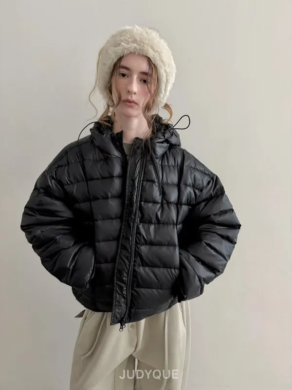 Stylish Black Down Jacket for Women - Warm and Comfortable Outerwear