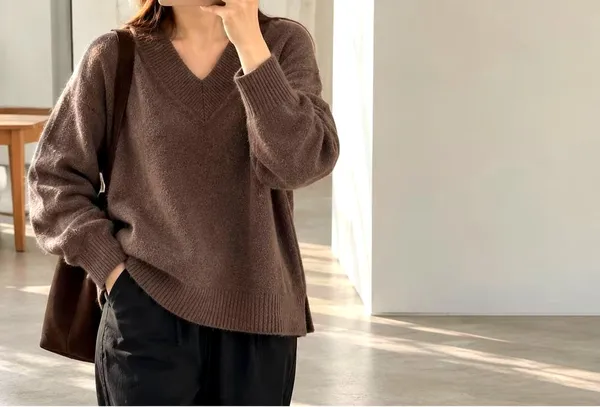 Cozy V-Neck Sweater - A Must-Have for Fall and Winter