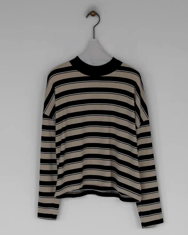 Stylish Striped Women's Top - Comfort and Versatility