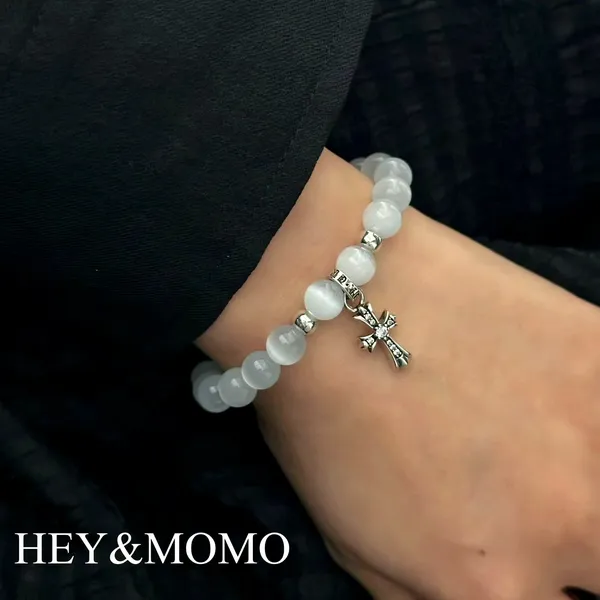Elegant Crystal Cross Bracelet - Fashionable Women's Accessory Bracelet