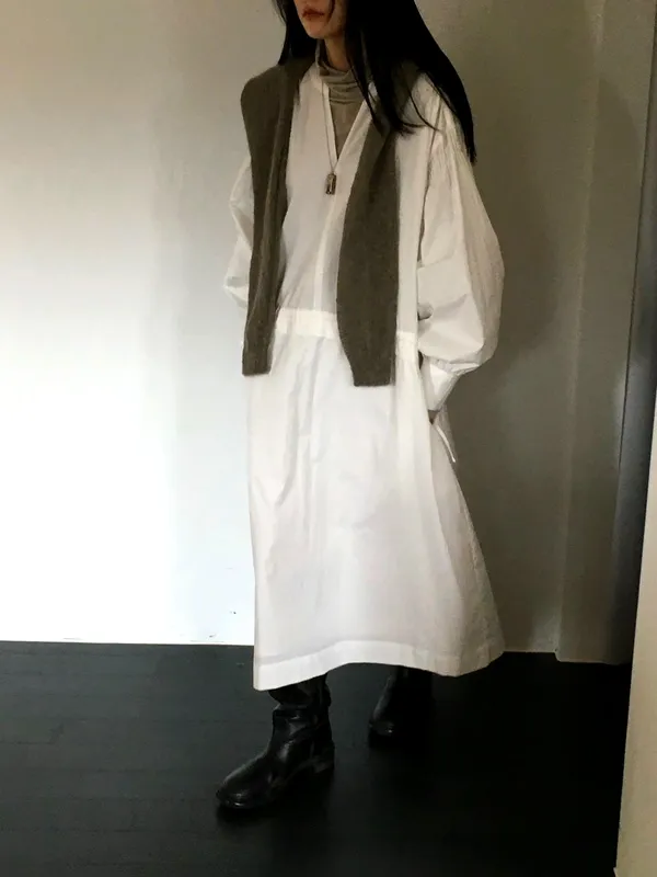 Elegant and Comfortable Minimalist Women's Dress