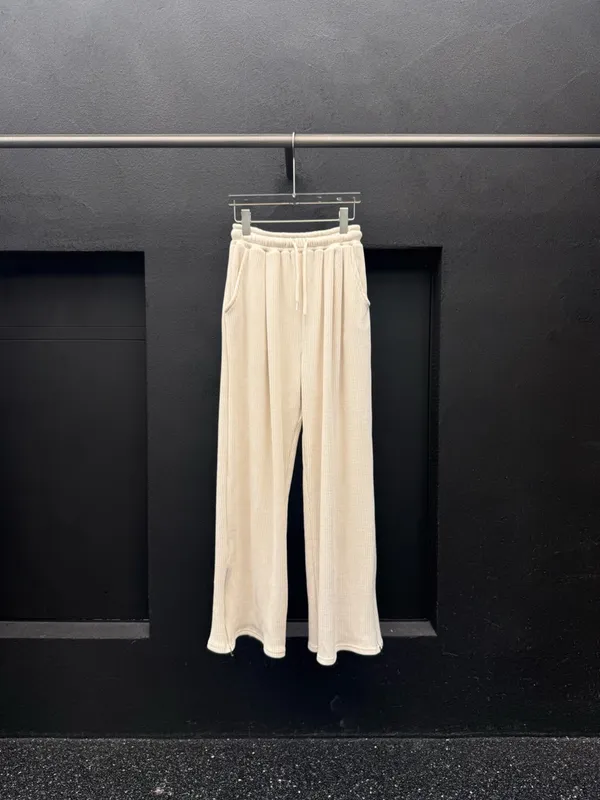 Lightweight and Comfortable Loose-Fit Pants for Casual and Vacation Wear