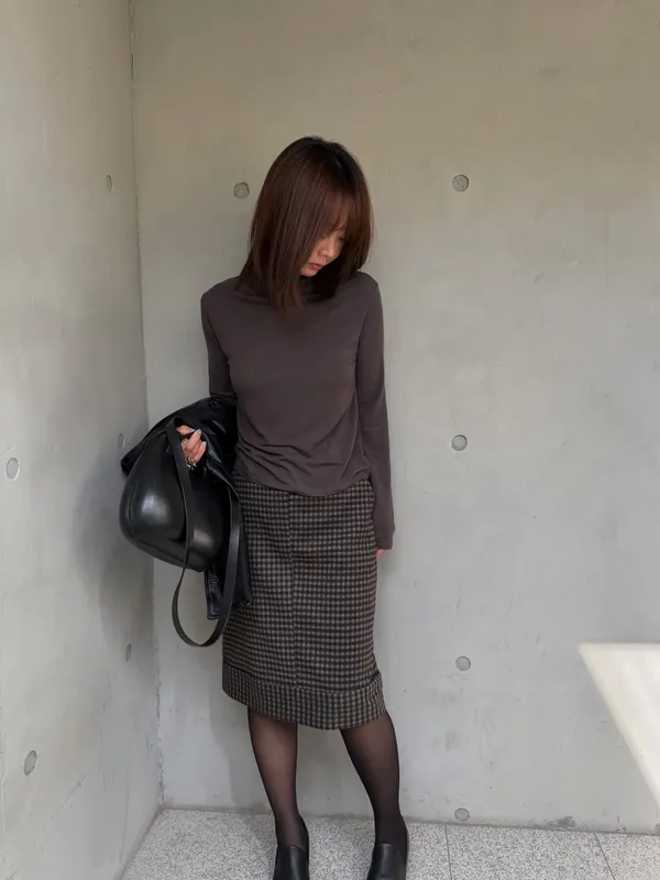 优雅格纹半身裙，展现迷人气质