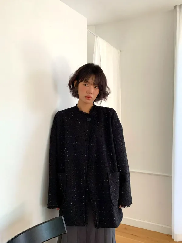 Stylish and Minimalist Women's Coat, Elegant and Perfect for Fall and Winter