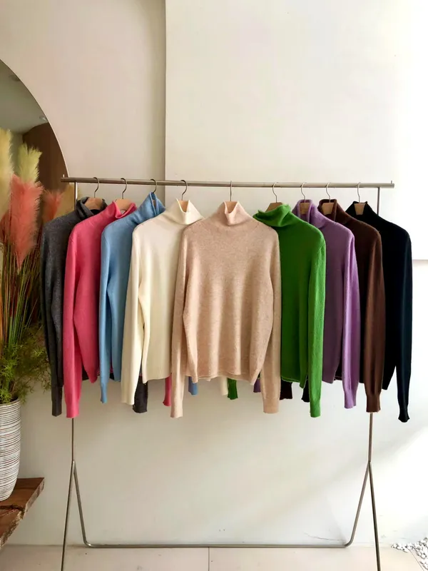 Fashionable Women's Sweater - Comfortable and Versatile for Autumn and Winter