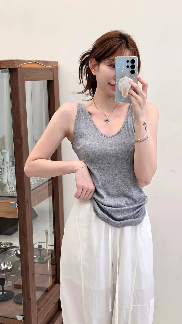 Minimalist Gray Women's Top - Comfortable and Breathable for Perfect Pairing