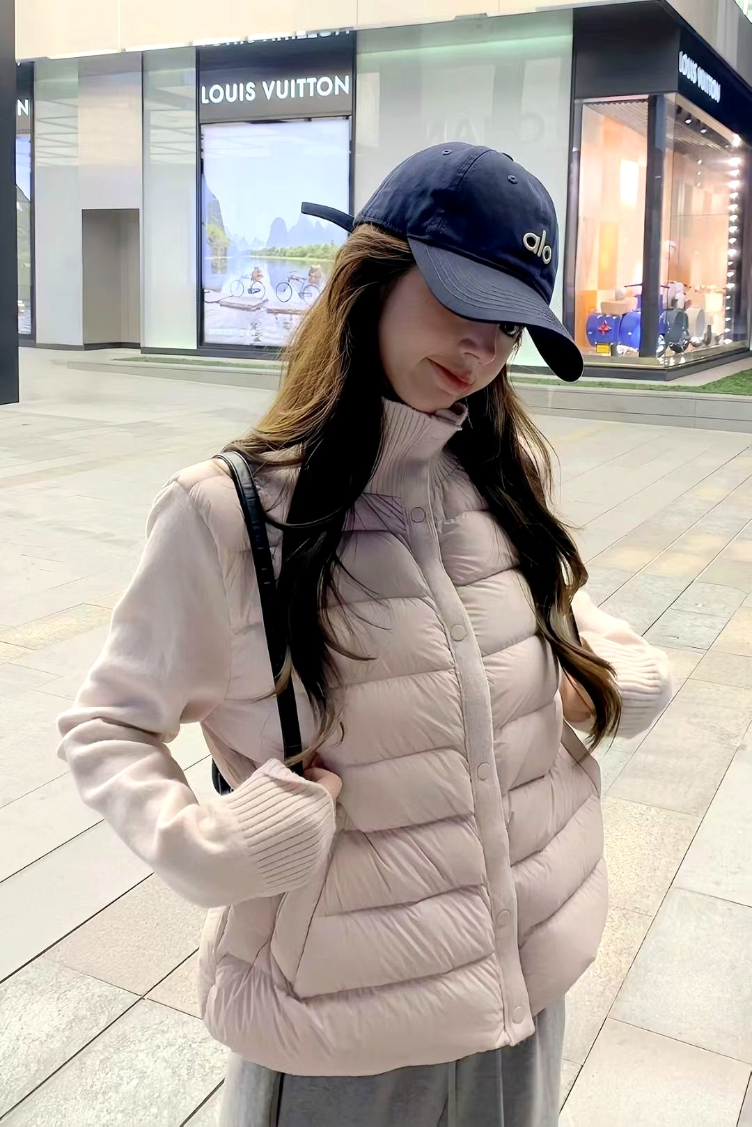 스타일리시한 여성용 재킷, 가볍고 따뜻하며 가을과 겨울에 완벽하게 어울림